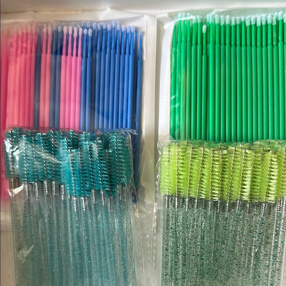 Green and Blue Mascara Brushes with Micro Applicators